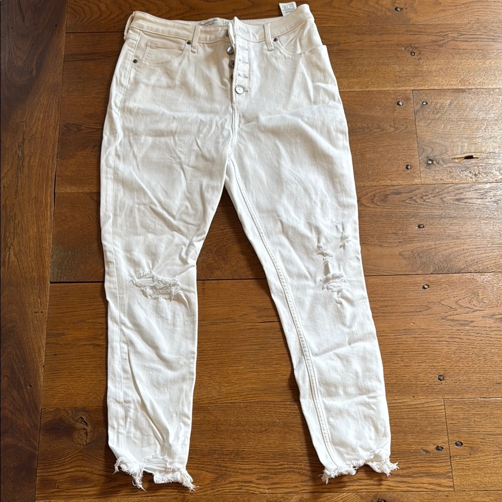 Abercrombie Size 8 White Distressed Jeans